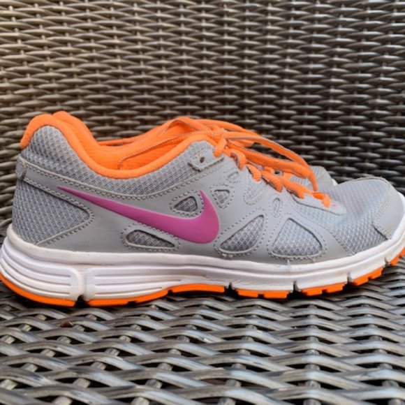 Nike Revolution 2 Size 7.5 - Picture 1 of 9